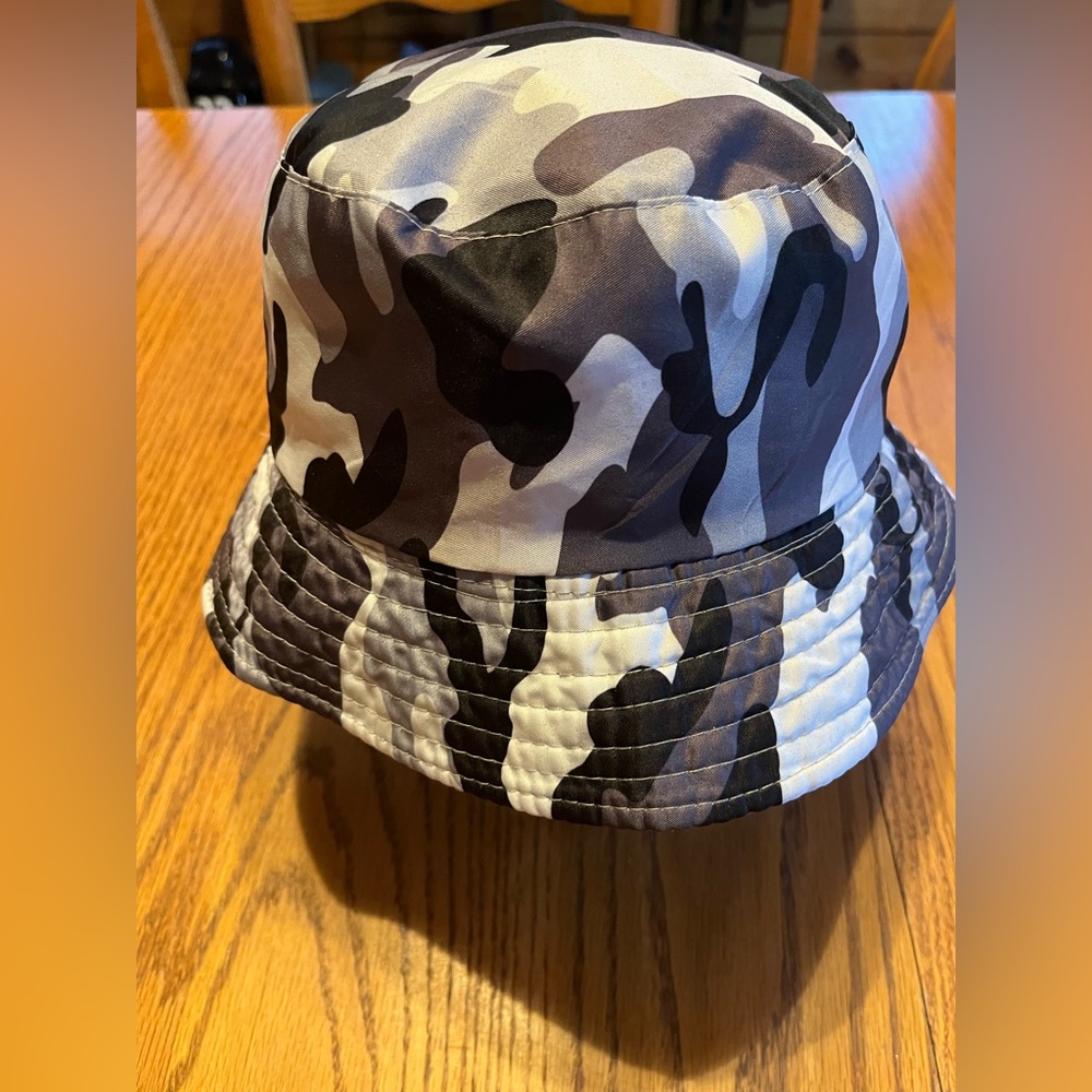 Men’s Camouflage Bucket Hat Black/White